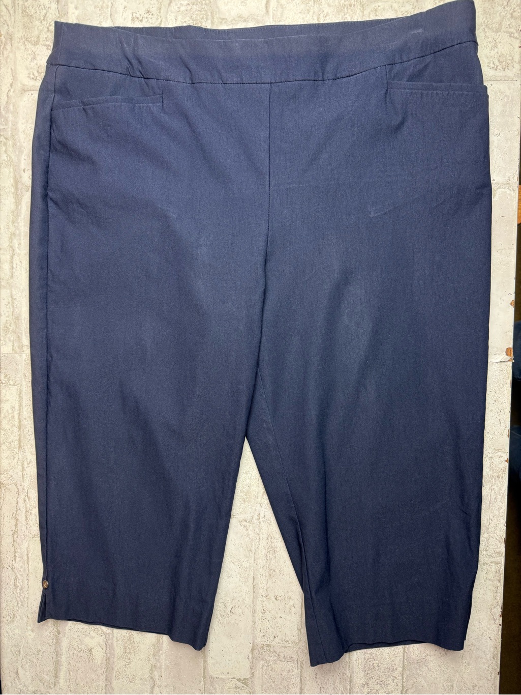 Chico's Pull On Women’s Capris Capri Navy Blue 3 = 16 Euc Tummy Control